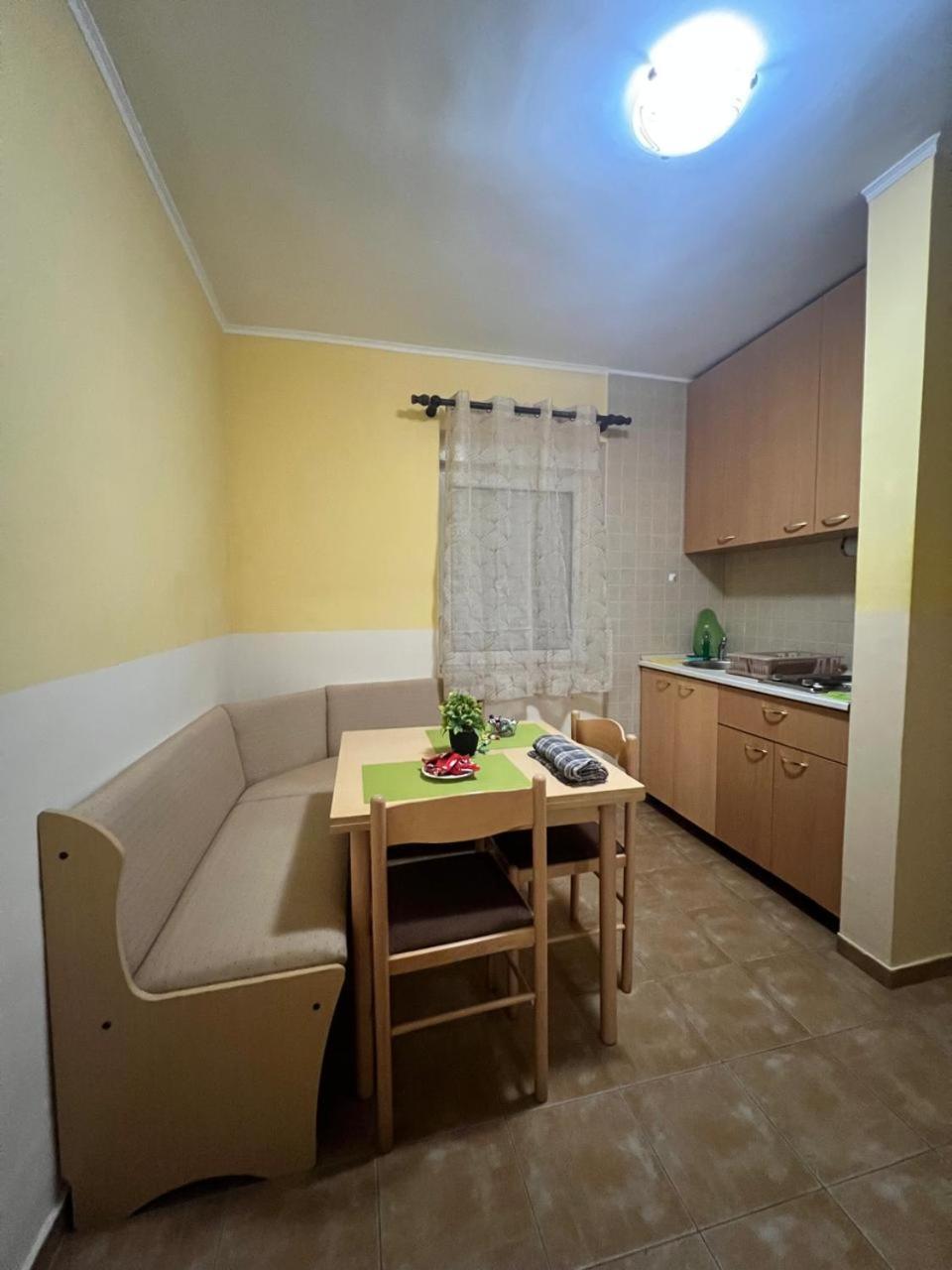 Apartments Brnjada Sutomore Habitación foto