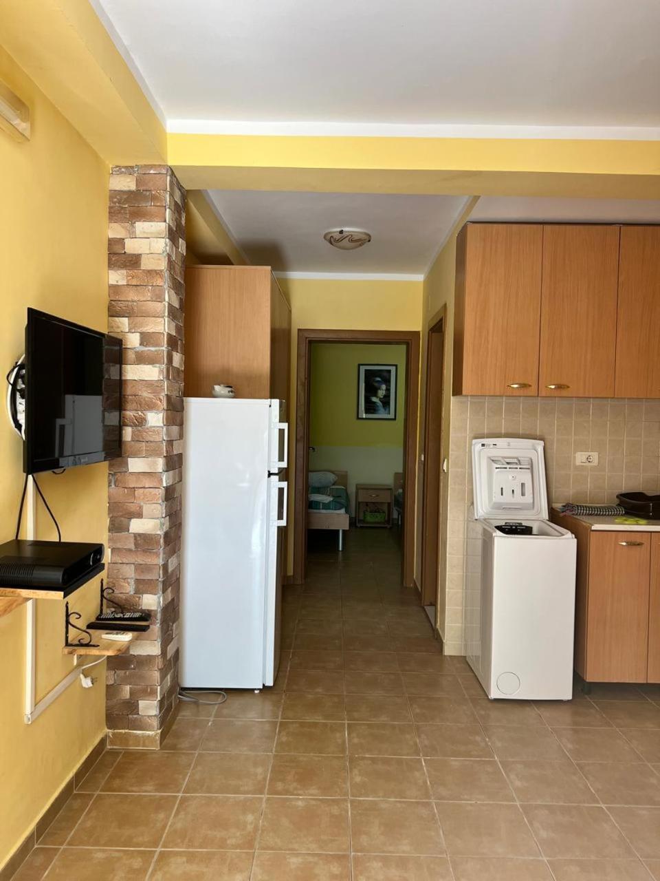 Apartments Brnjada Sutomore Habitación foto