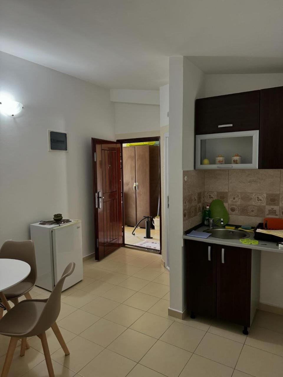 Apartments Brnjada Sutomore Habitación foto
