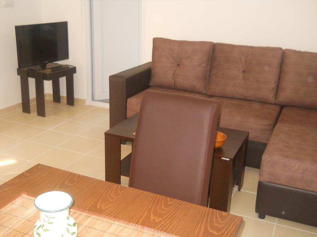 Apartments Brnjada Sutomore Habitación foto